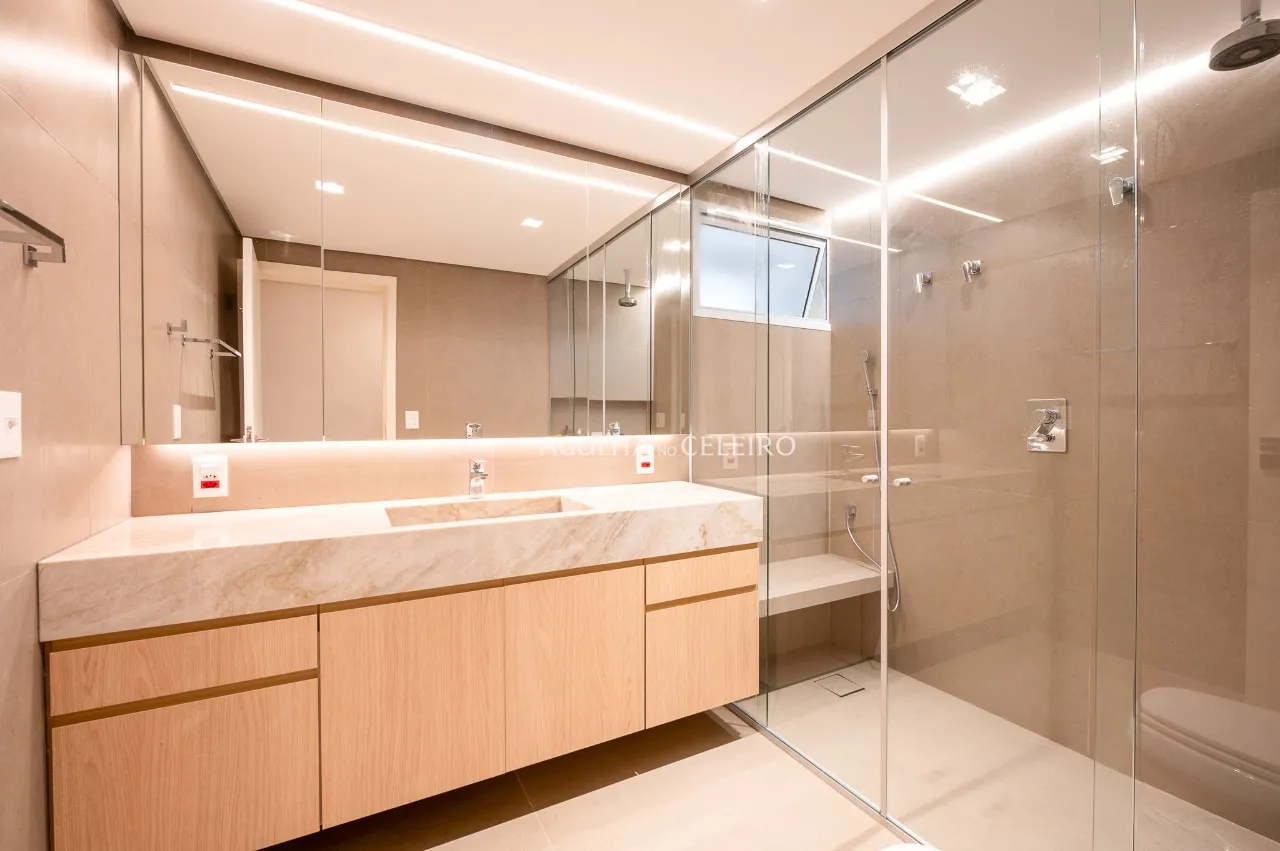 Apartamento reformado e elegante em rua tranquila do Jardim Paulista. – AP6102