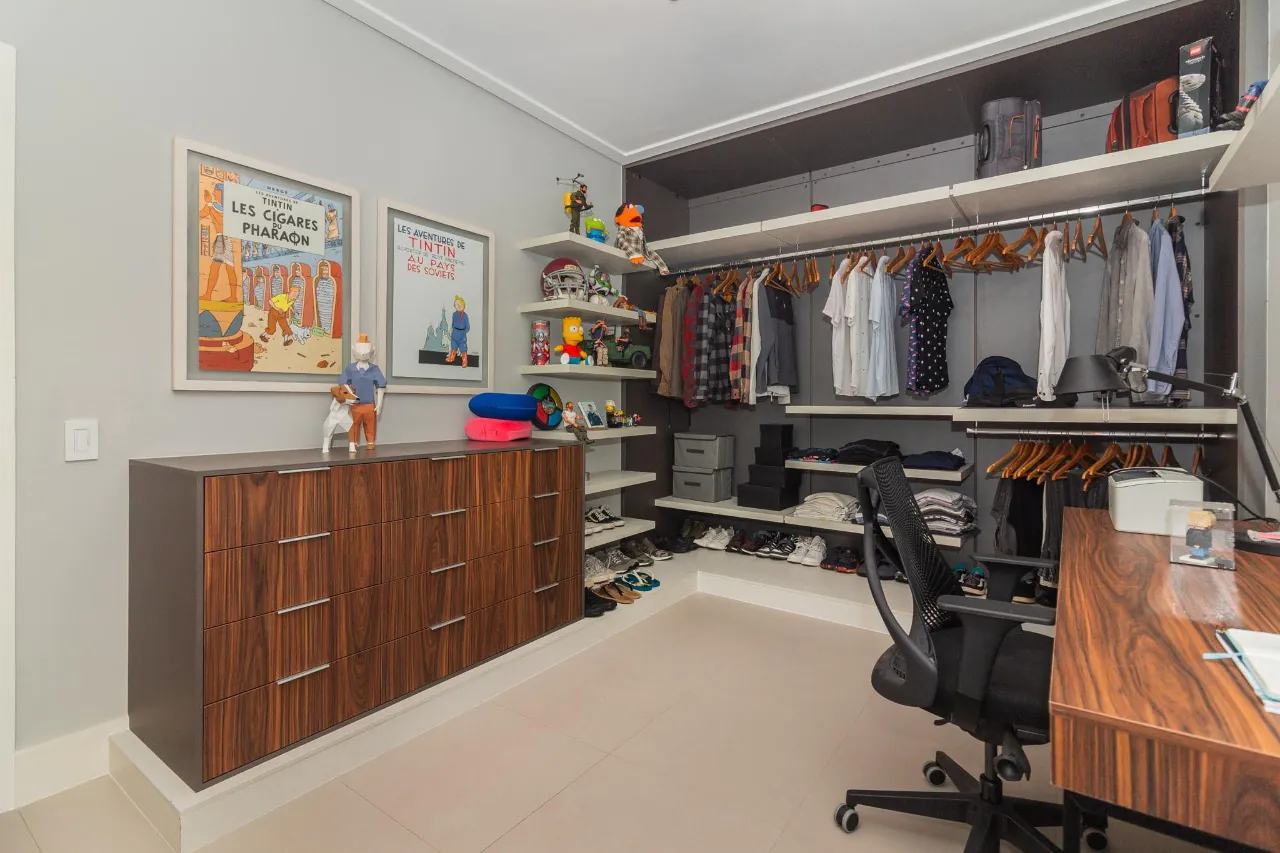 Apartamento reformado na parte plana do Jardim Paulista. – AP8387