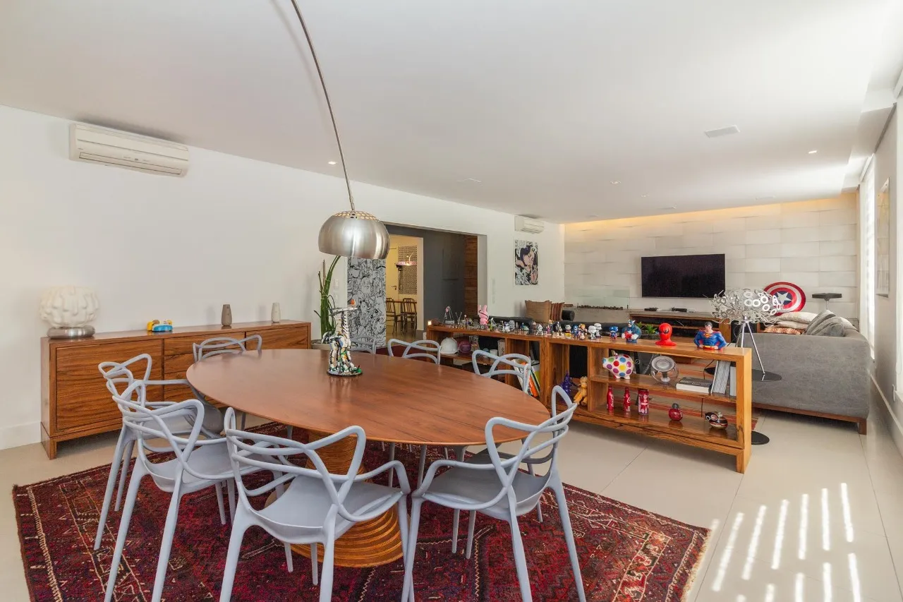 Apartamento reformado na parte plana do Jardim Paulista. – AP8387