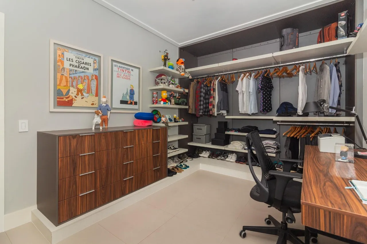 Apartamento reformado na parte plana do Jardim Paulista. – AP8387