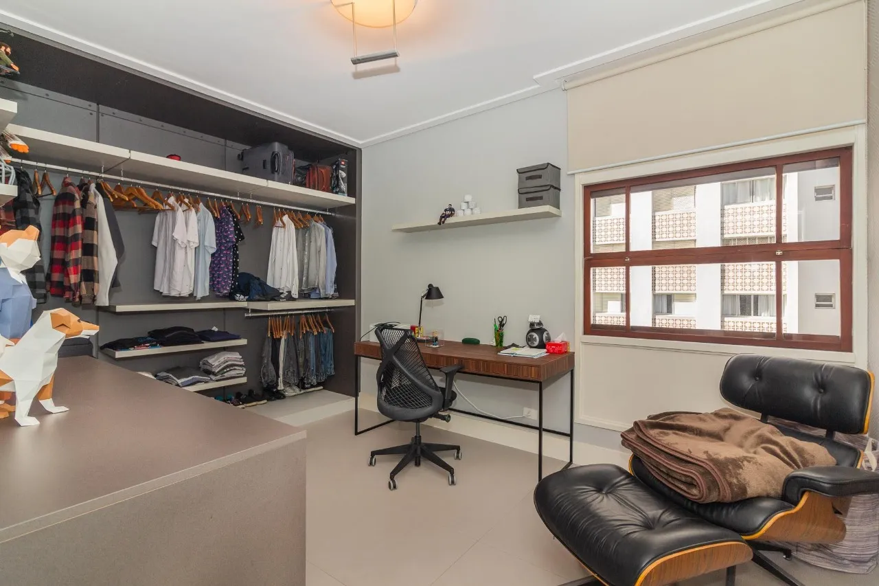 Apartamento reformado na parte plana do Jardim Paulista. – AP8387