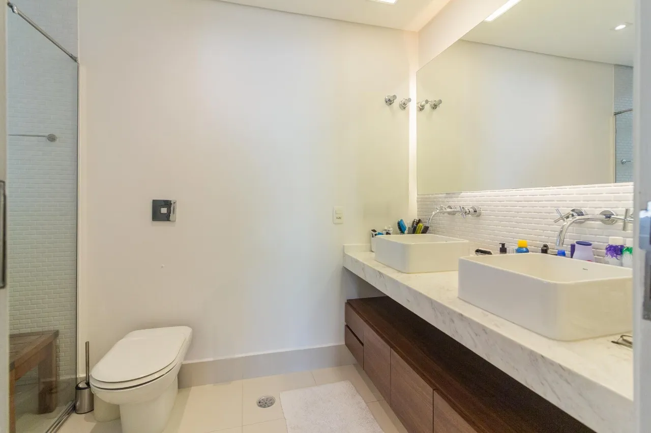 Apartamento reformado na parte plana do Jardim Paulista. – AP8387