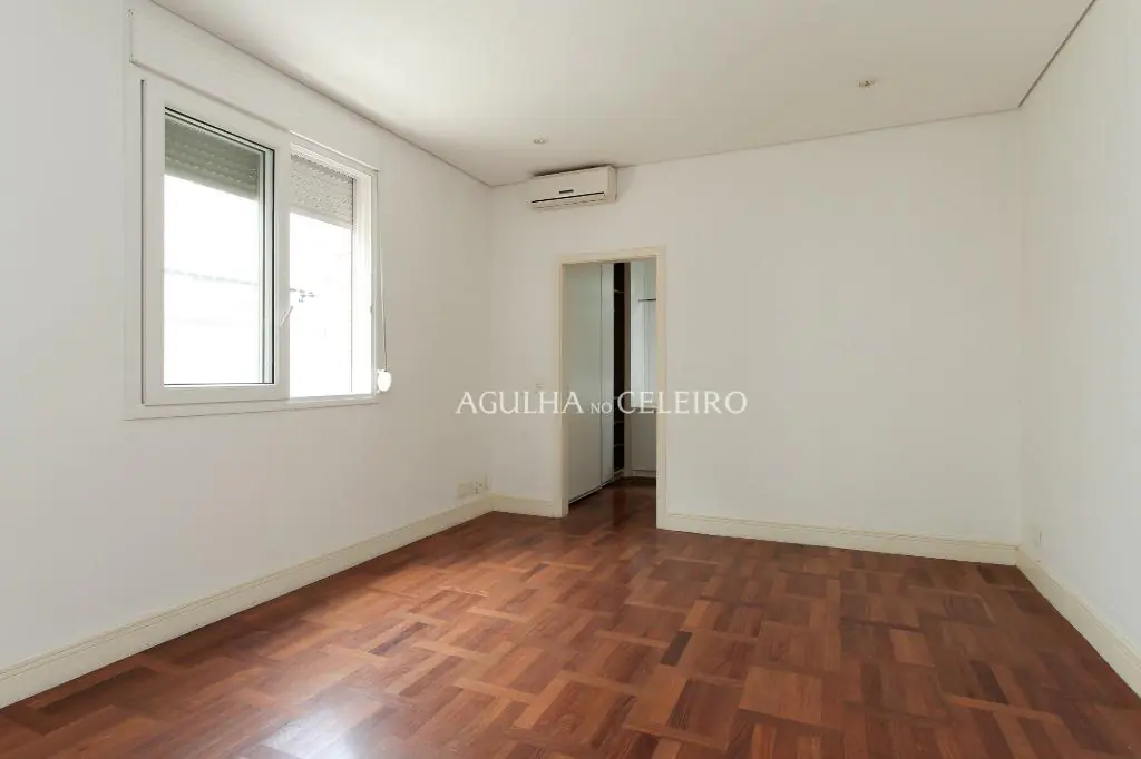 Casa linda e com muito espaço à venda no Alto de Pinheiros. – CA0246