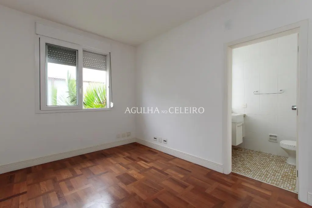 Casa linda e com muito espaço à venda no Alto de Pinheiros. – CA0246