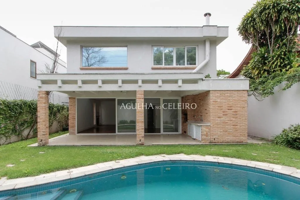 Casa linda e com muito espaço à venda no Alto de Pinheiros. – CA0246