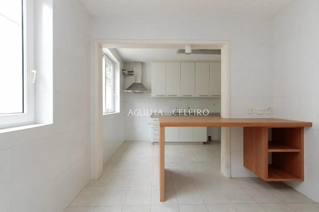 Casa linda e com muito espaço à venda no Alto de Pinheiros. – CA0246