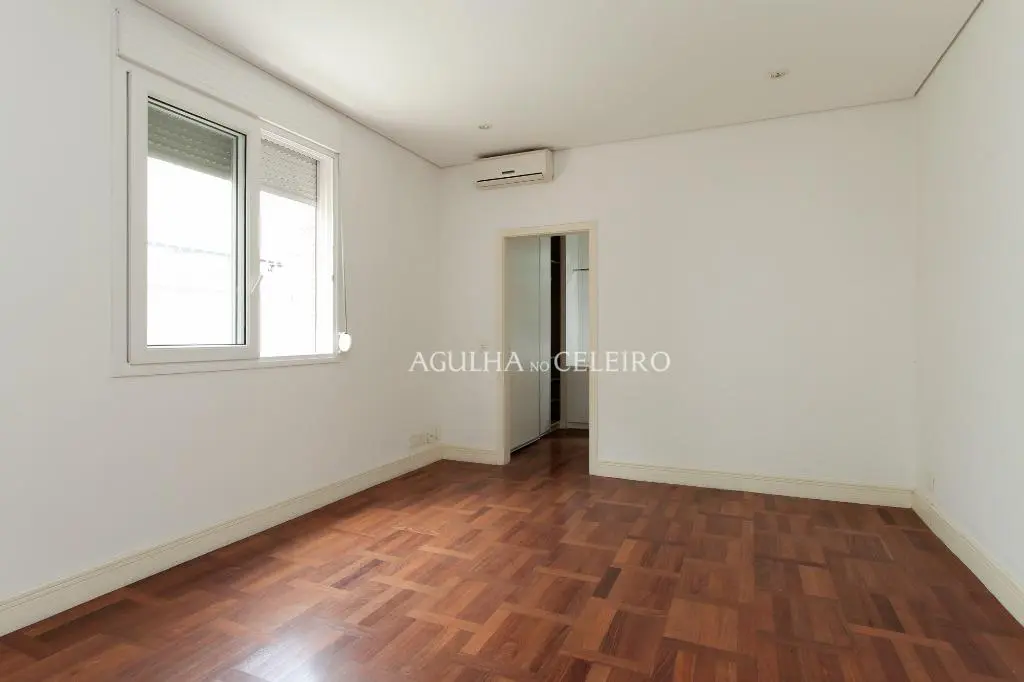 Casa linda e com muito espaço à venda no Alto de Pinheiros. – CA0246