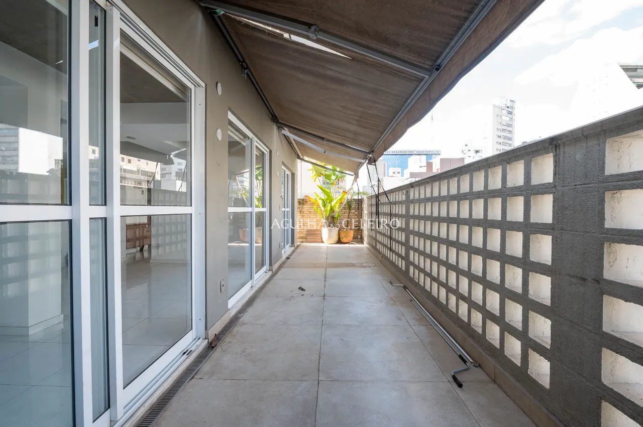 Descubra o previlégio de viver em uma cobertura no coração do Jardim América. – CO0057