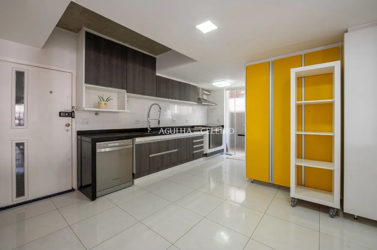 Descubra o previlégio de viver em uma cobertura no coração do Jardim América. – CO0057