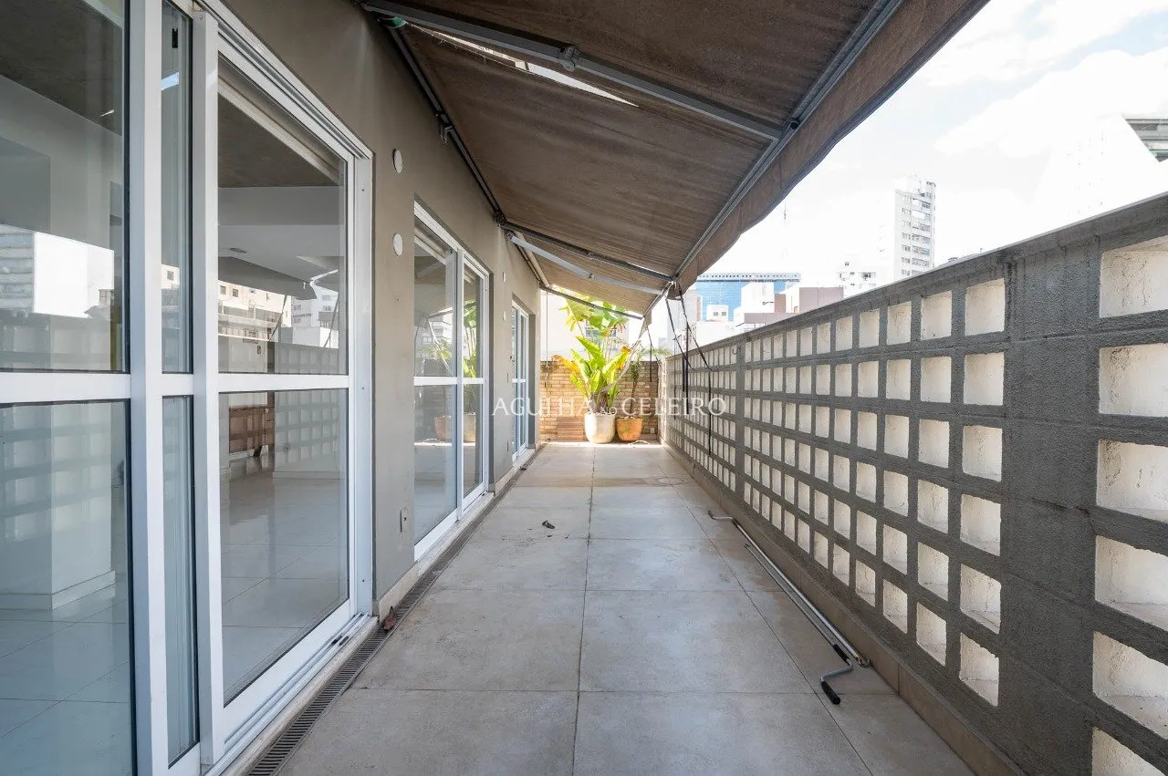 Descubra o previlégio de viver em uma cobertura no coração do Jardim América. – CO0057