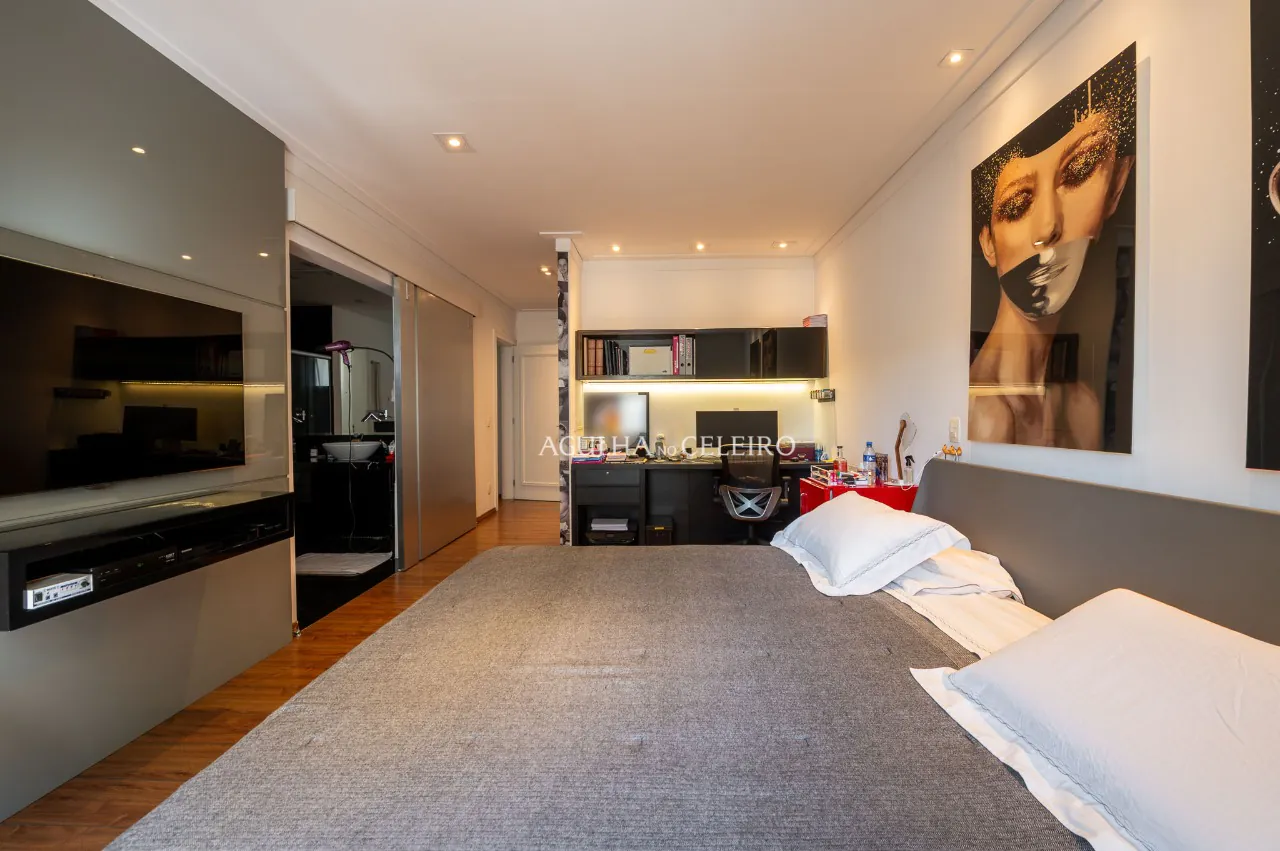 casa-com-projeto-acolhedor-e-com-projeto-que-integra-a-natureza-em-condominio-de-alto-de-pinheiros-19948-12