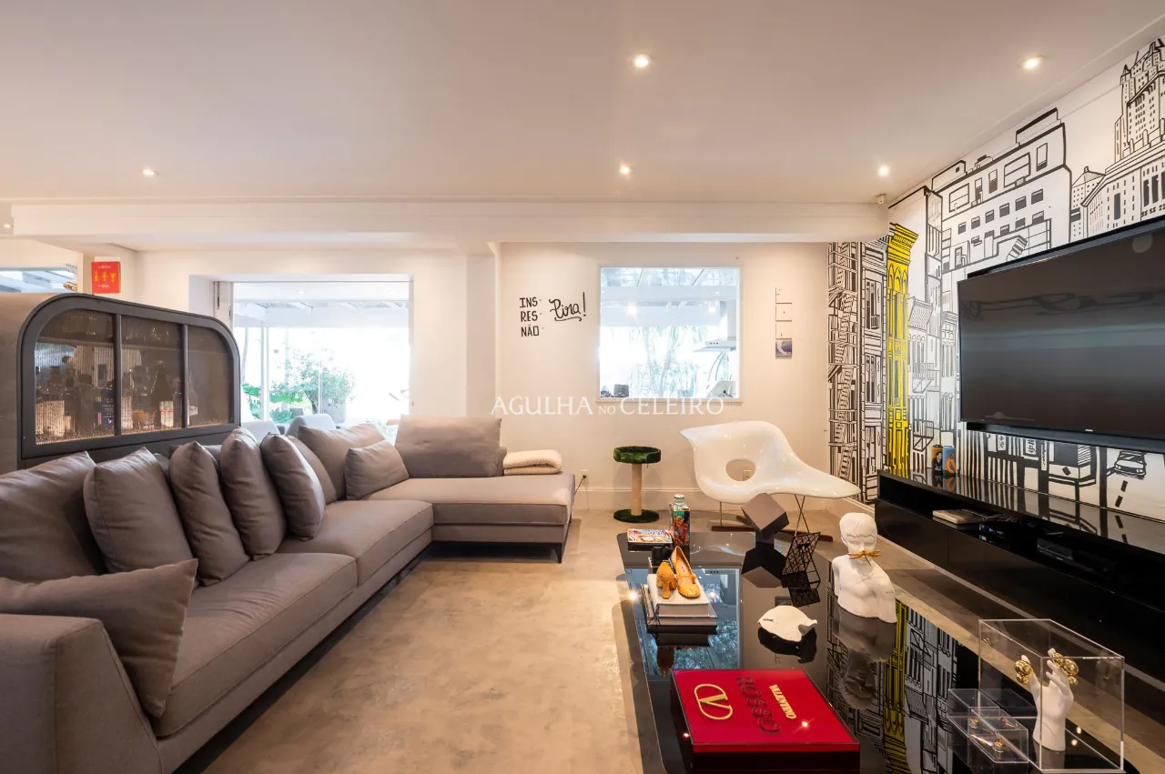 casa-com-projeto-acolhedor-e-com-projeto-que-integra-a-natureza-em-condominio-de-alto-de-pinheiros-19948-7