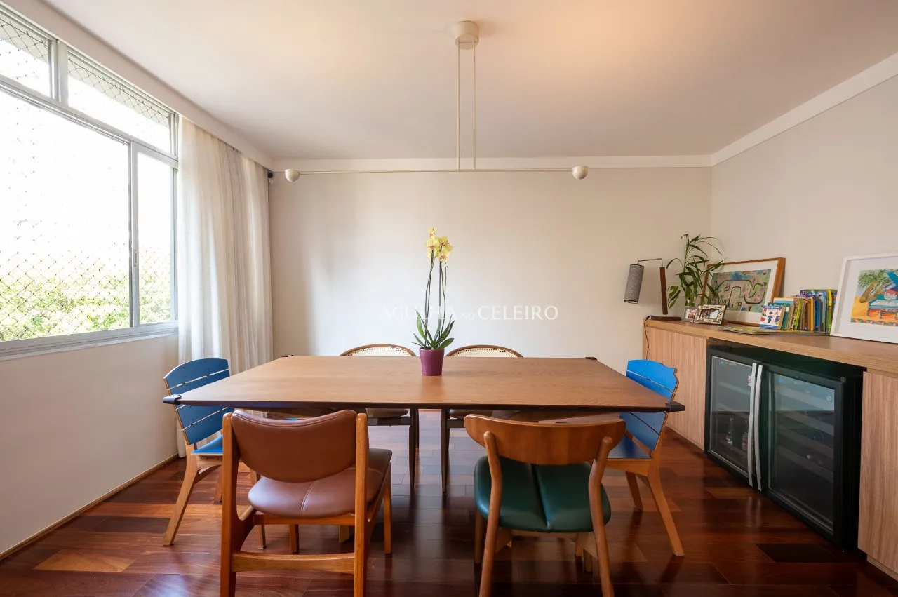 Apartamento reformado à venda na parte baixa do Jardim América – 13360