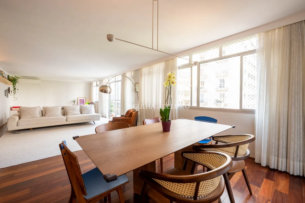 Apartamento reformado à venda na parte baixa do Jardim América – 13360