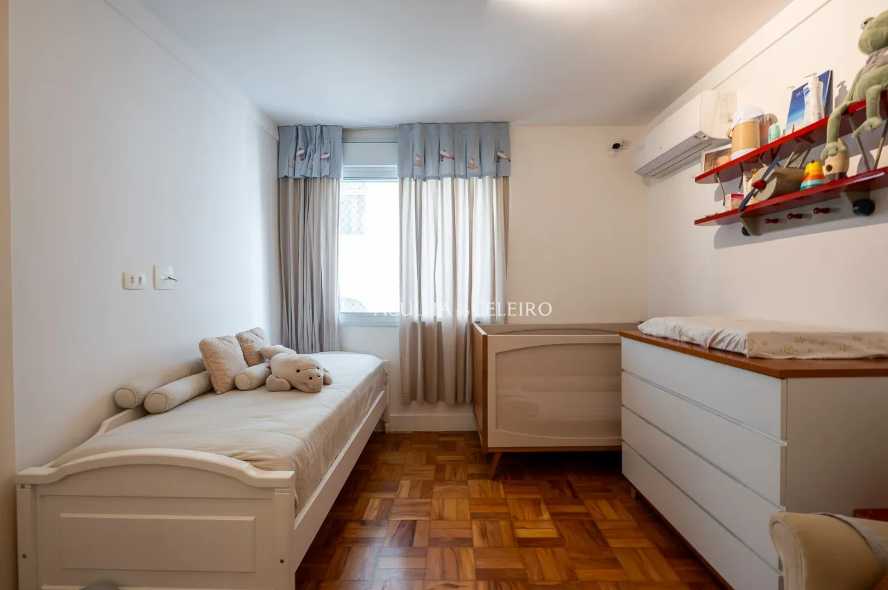 Apartamento reformado à venda na parte baixa do Jardim América – 13360