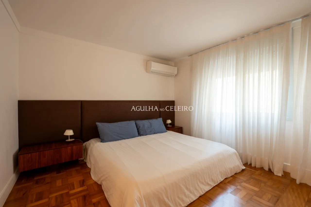 Apartamento reformado à venda na parte baixa do Jardim América – 13360