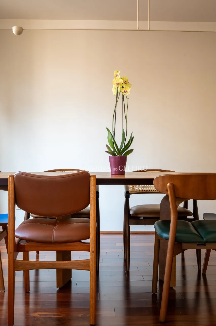 Apartamento reformado à venda na parte baixa do Jardim América – 13360