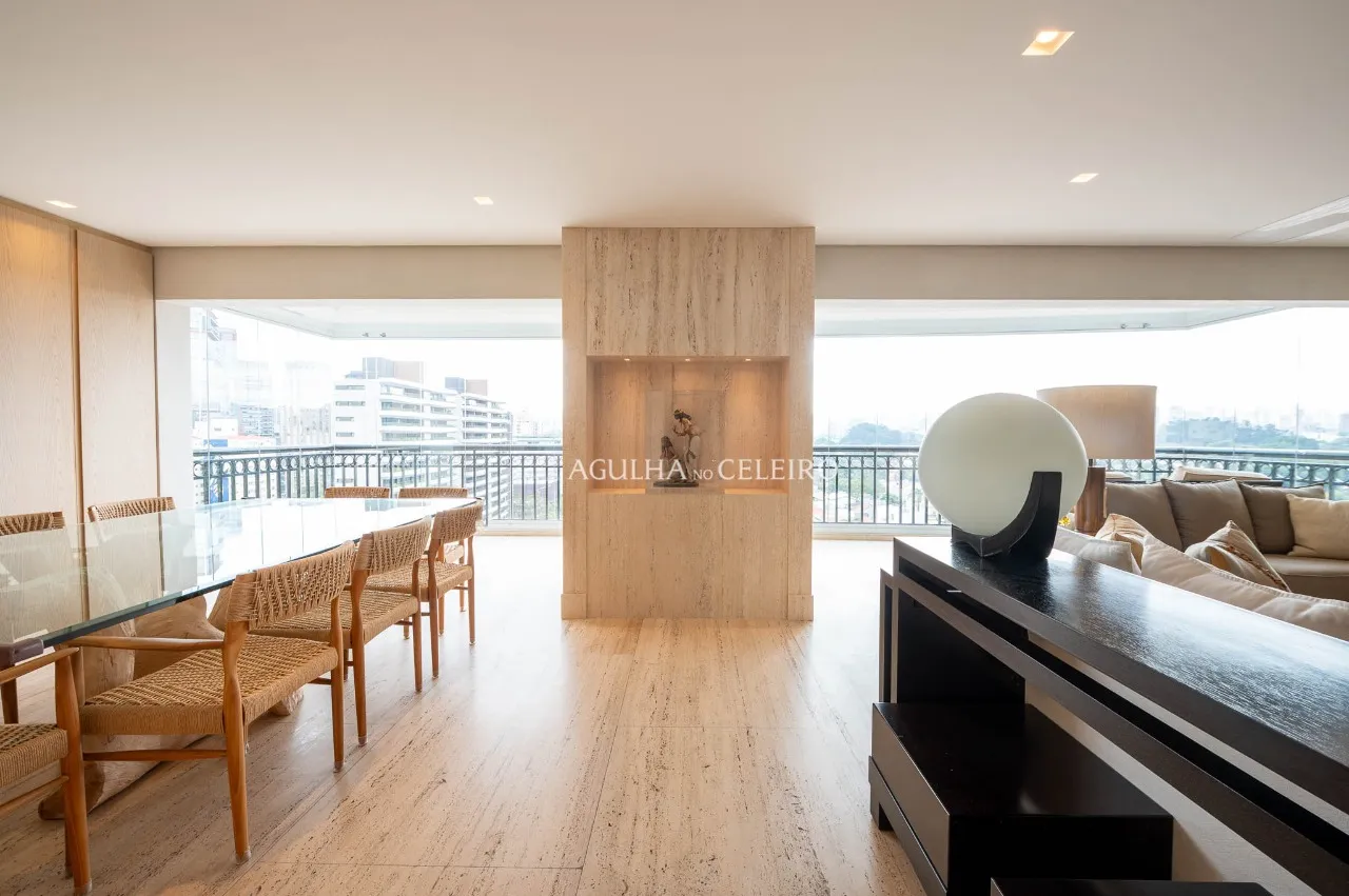 Cobertura à venda na Vila Nova Conceição, com vista deslumbrante. – 18033