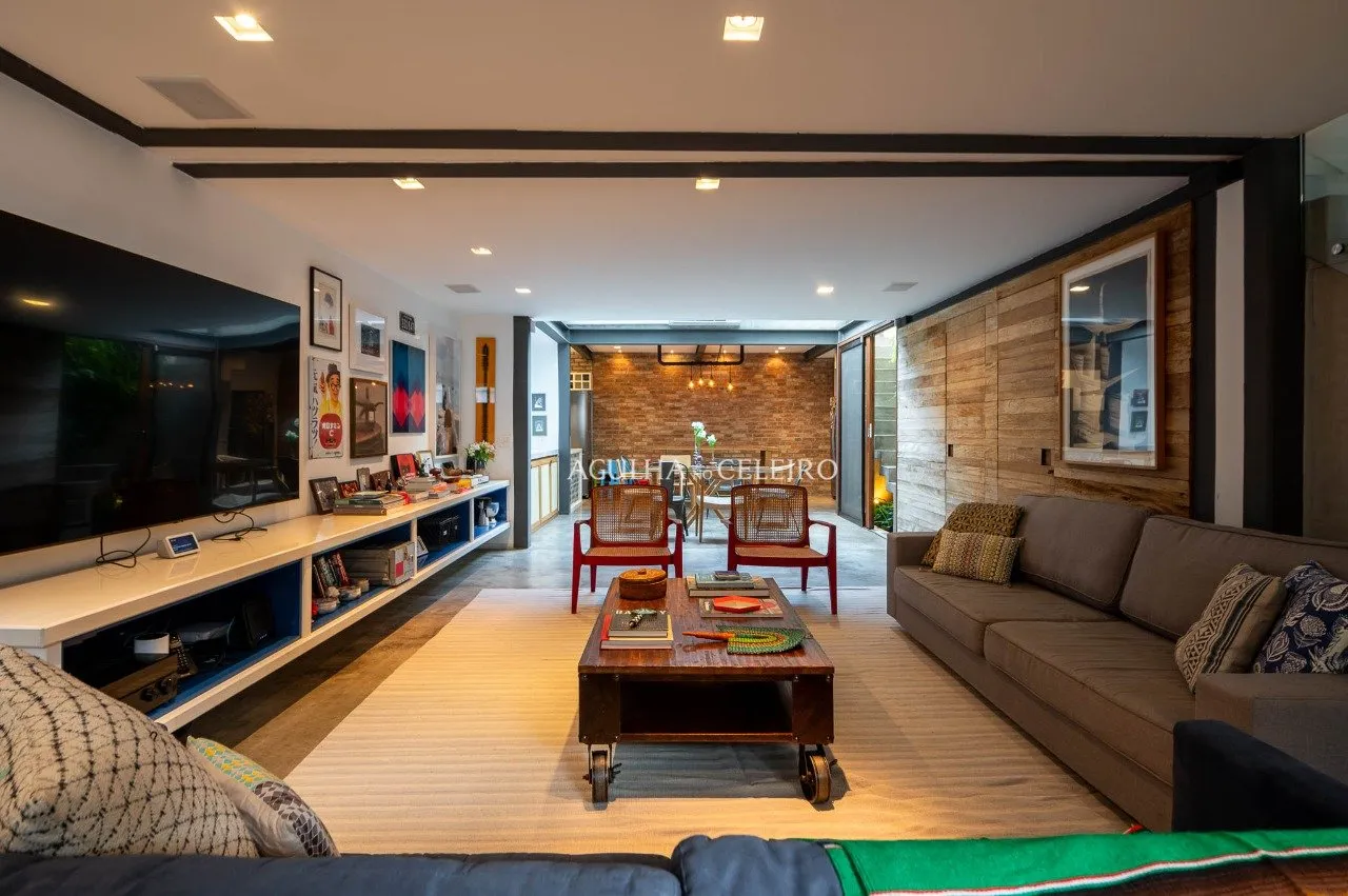 Casa de Vila Charmosa- Totalmente Reformada com Projeto de Arquiteta Renomada! – 18494