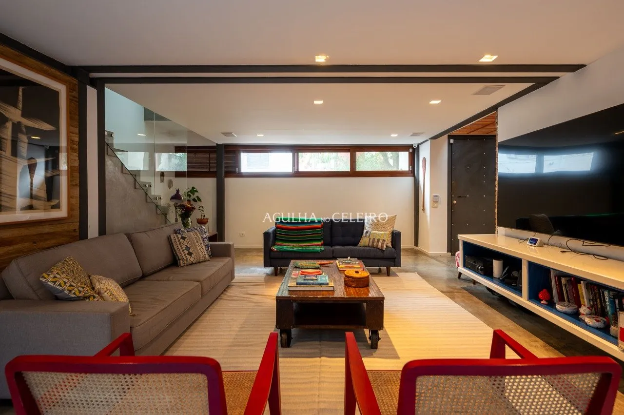 Casa de Vila Charmosa- Totalmente Reformada com Projeto de Arquiteta Renomada! – 18494