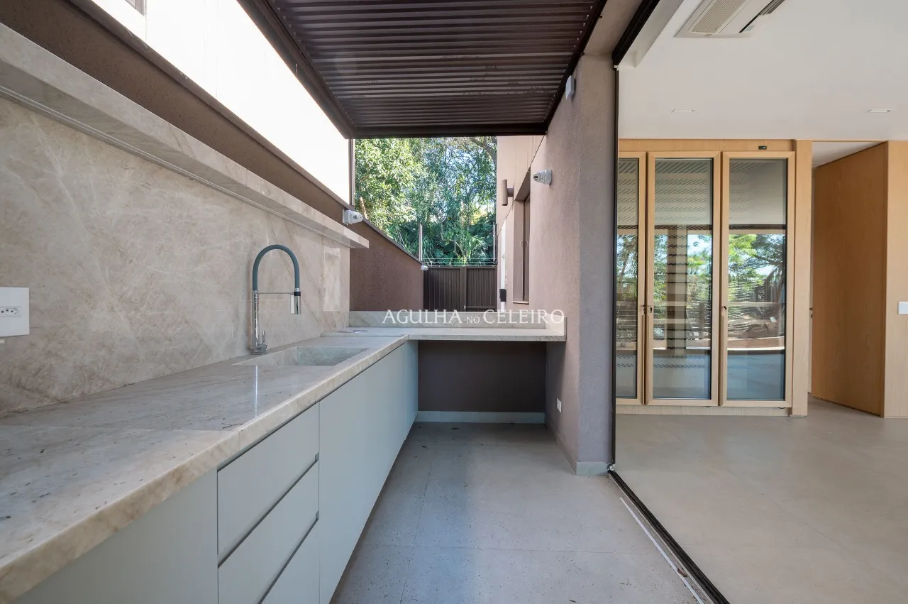 Residência sofisticada em condomínio exclusivo na Cidade Jardim. – 20088