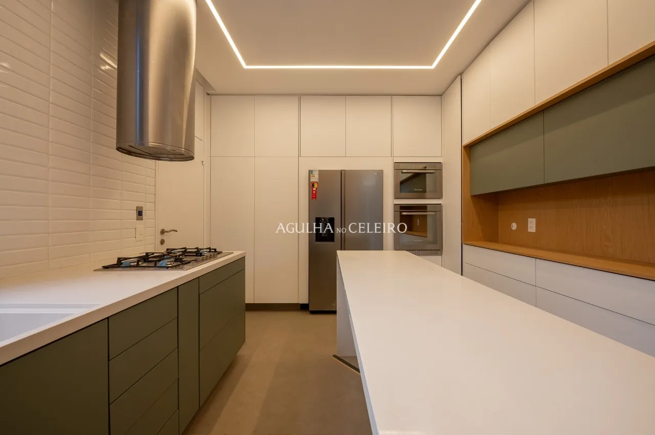 Residência sofisticada em condomínio exclusivo na Cidade Jardim. – 20088