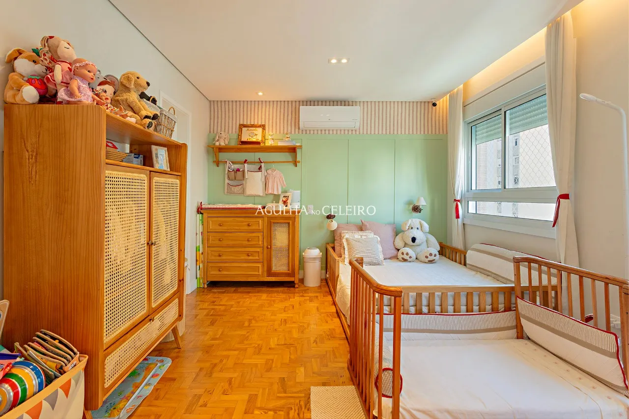 Apartamento reformado à venda no Jardim Paulista. – 20176 - _EOM0992