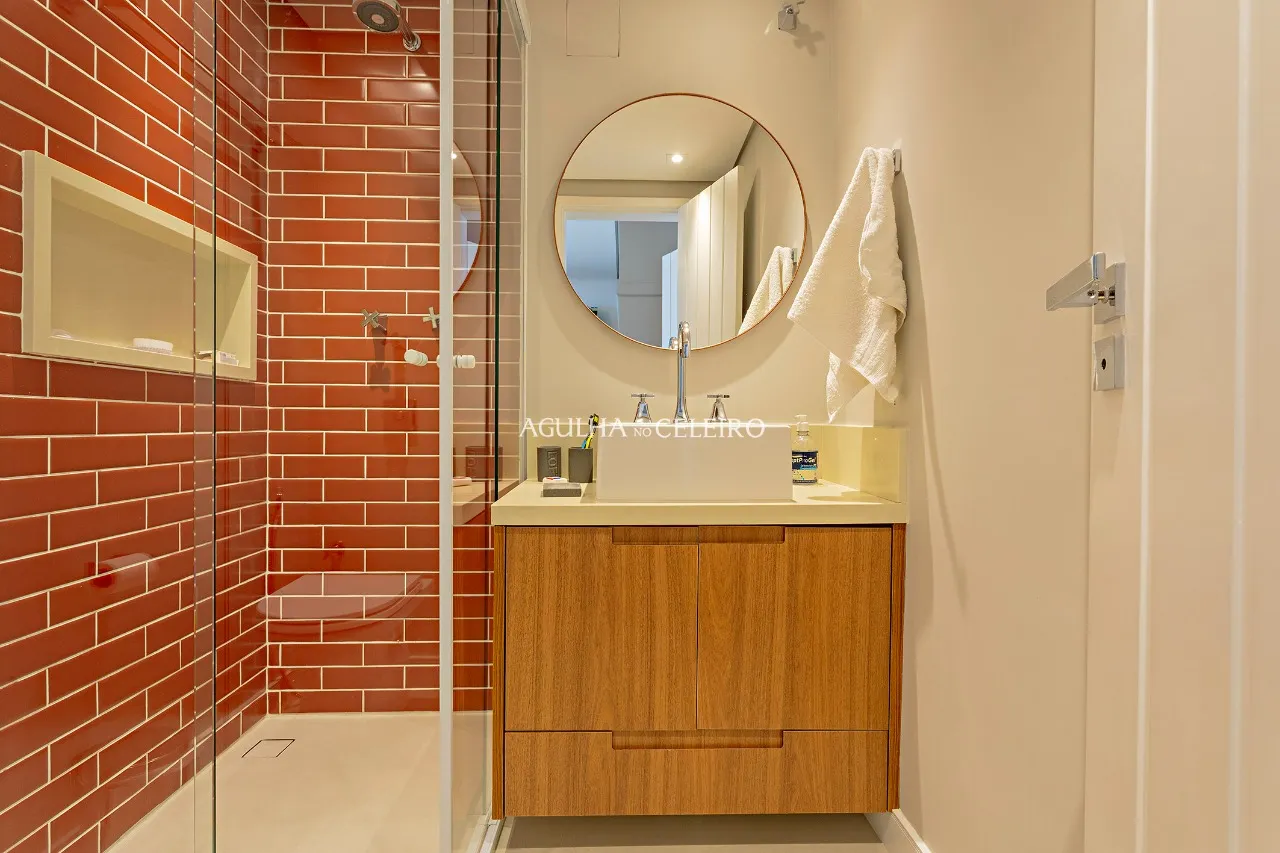 Apartamento reformado à venda no Jardim Paulista. – 20176 - _EOM1010