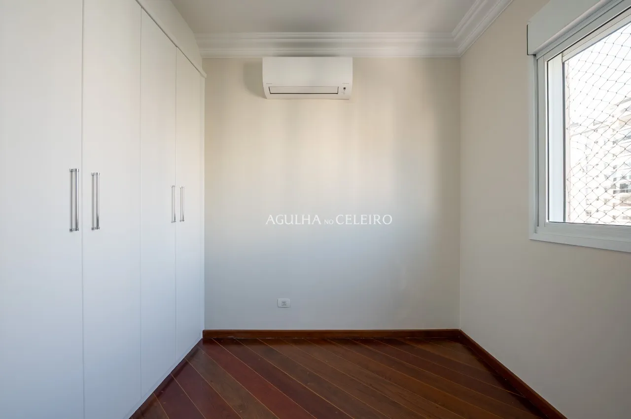 Oportunidade imperdível, apartamento reformado à venda em Moema. – 20177