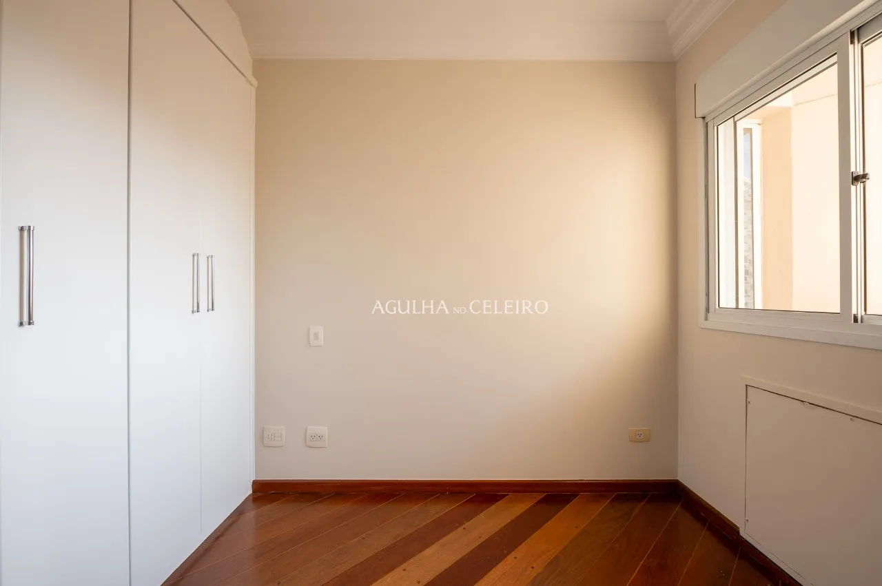 Oportunidade imperdível, apartamento reformado à venda em Moema. – 20177