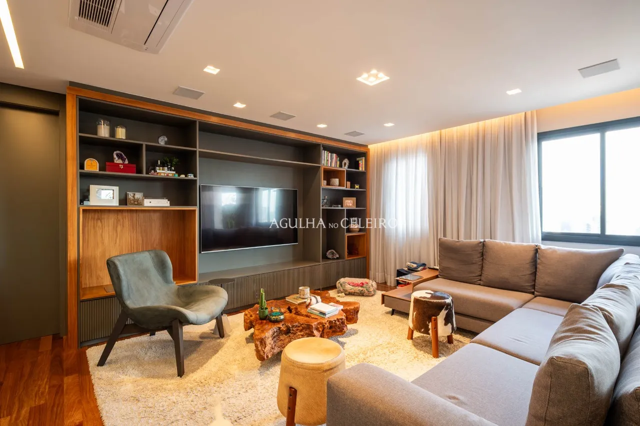 Lindo apartamento reformado e com mobília em Moema Pássaros. – 20179