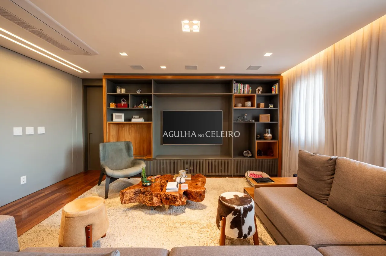 Lindo apartamento reformado e com mobília em Moema Pássaros. – 20179