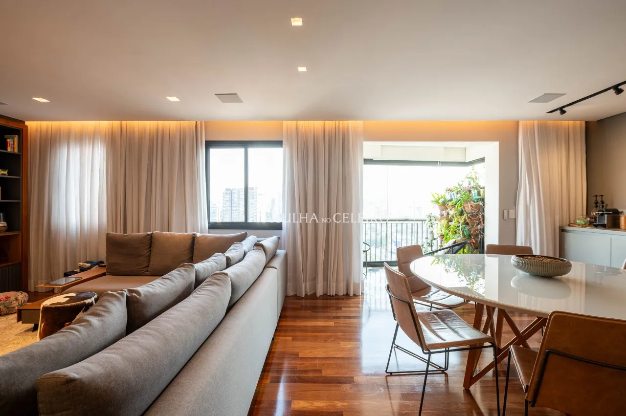 Lindo apartamento reformado e com mobília em Moema Pássaros. – 20179