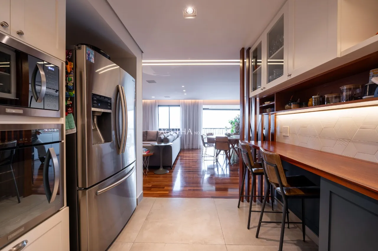 Lindo apartamento reformado e com mobília em Moema Pássaros. – 20179