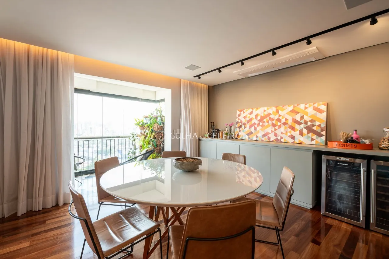 Lindo apartamento reformado e com mobília em Moema Pássaros. – 20179