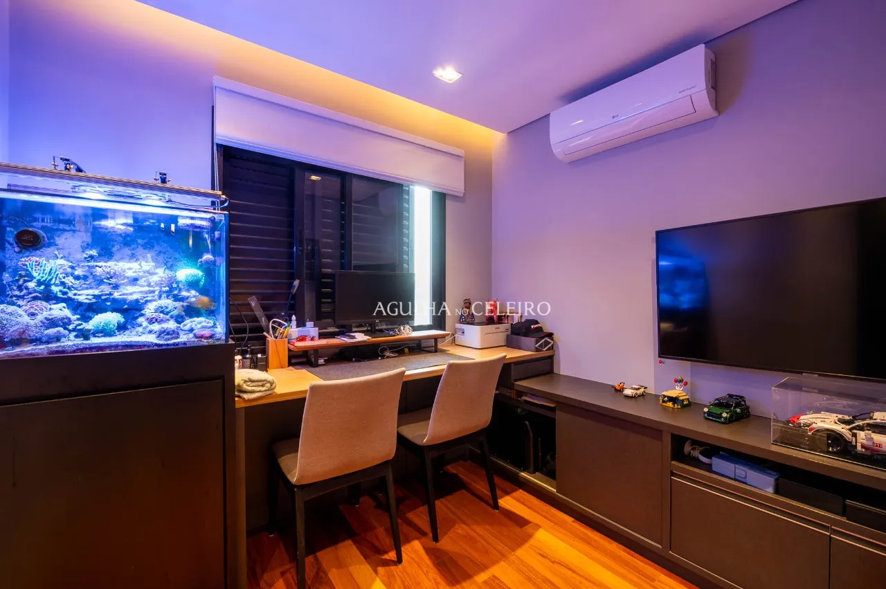 Lindo apartamento reformado e com mobília em Moema Pássaros. – 20179