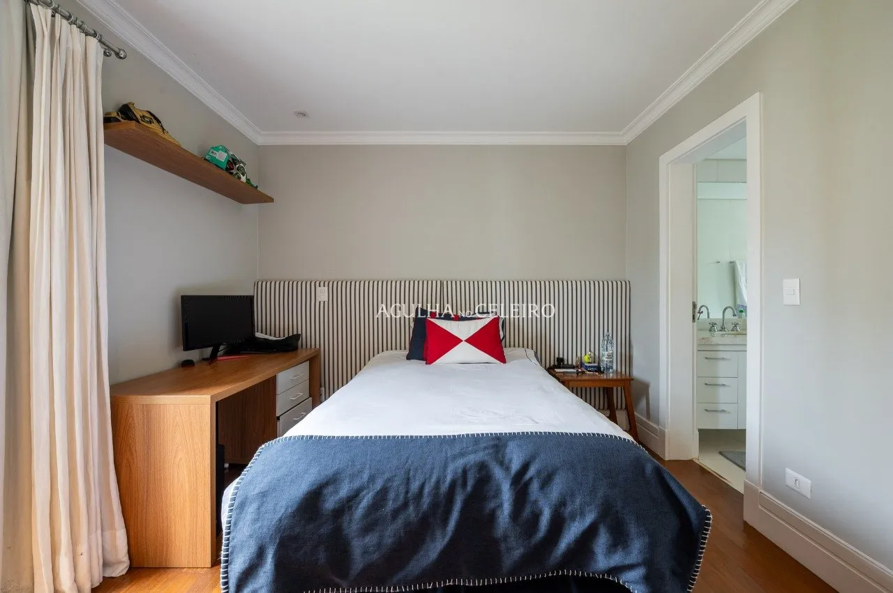 Casa em condomínio à venda no Real Parque. – 20202