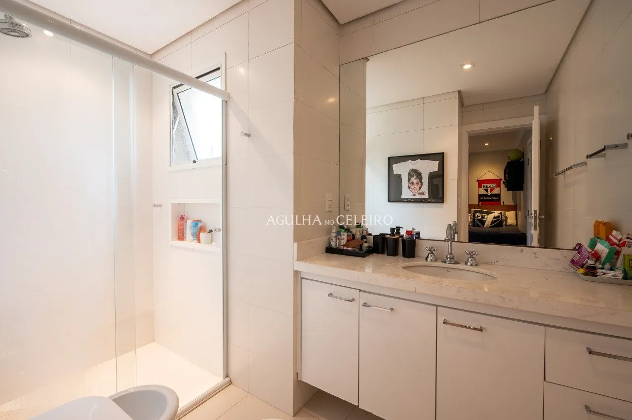 Casa em condomínio à venda no Real Parque. – 20202