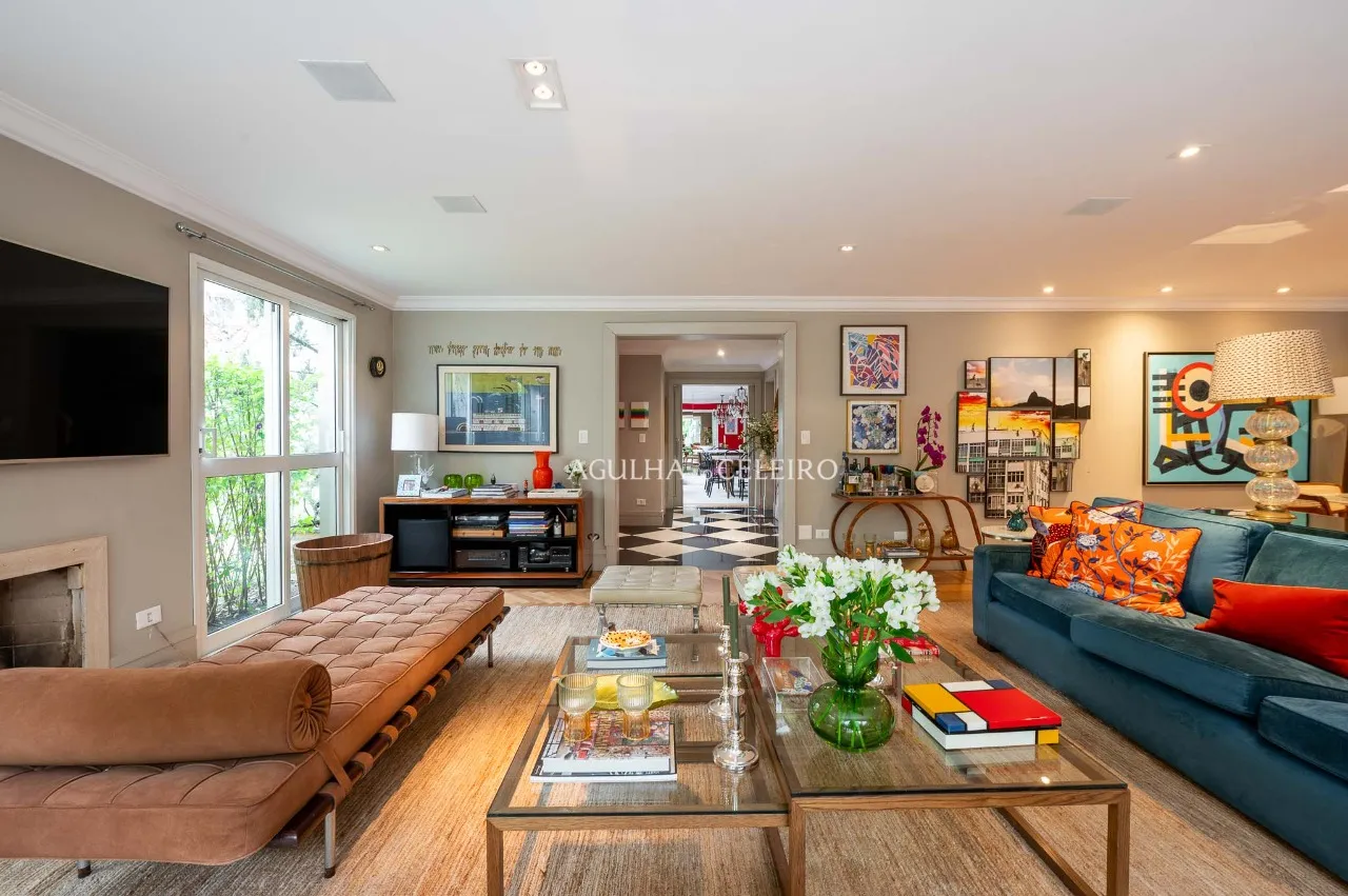 Casa em condomínio à venda no Real Parque. – 20202