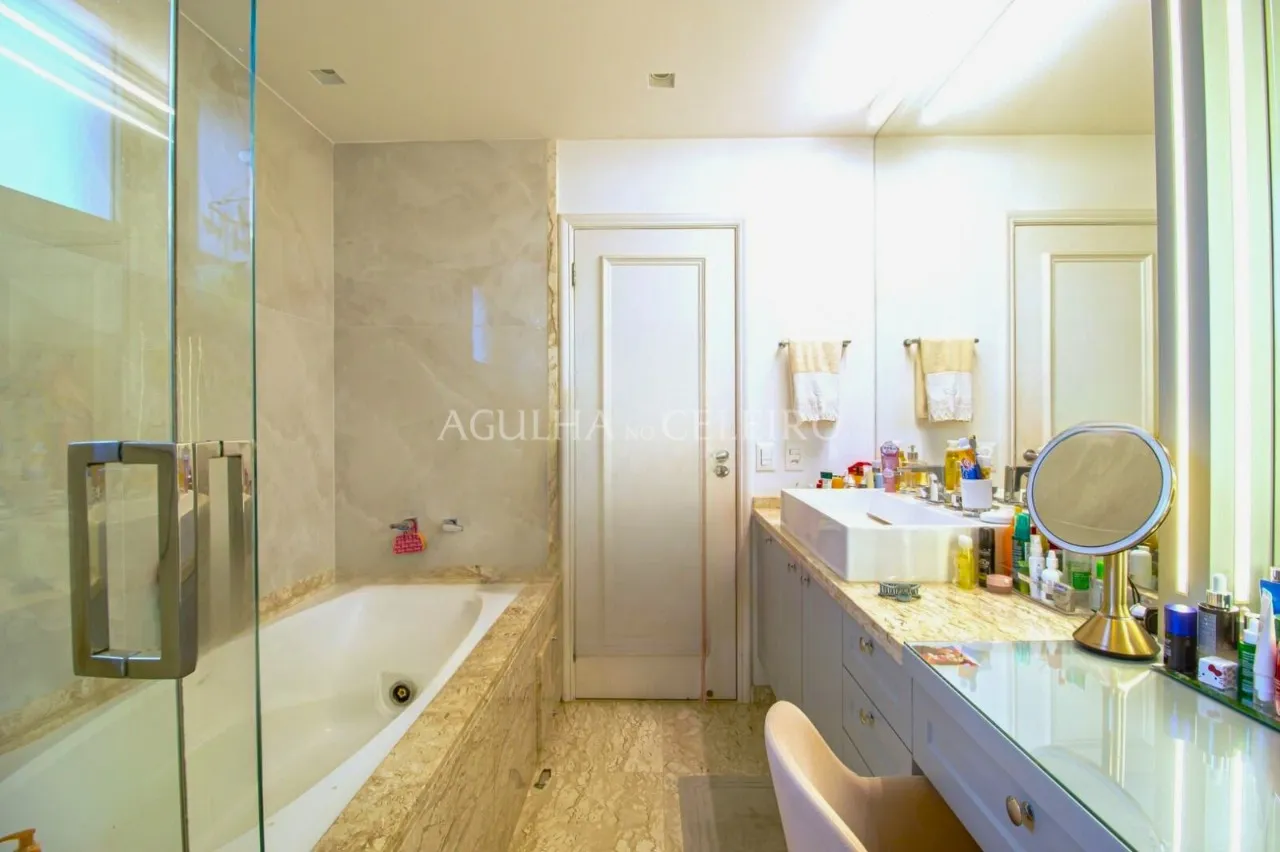 Apartamento no Campo Belo para se encantar, um refúgio no bairro. – 20338