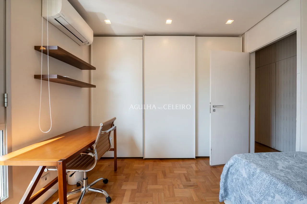 Apartamento Reformado no Miolo do Itaim Bibi para locação. – AP3897