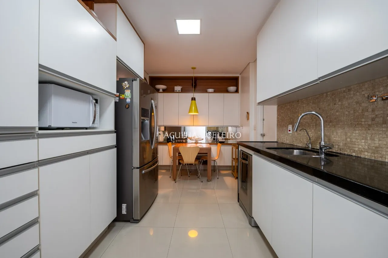 Apartamento Reformado no Miolo do Itaim Bibi para locação. – AP3897