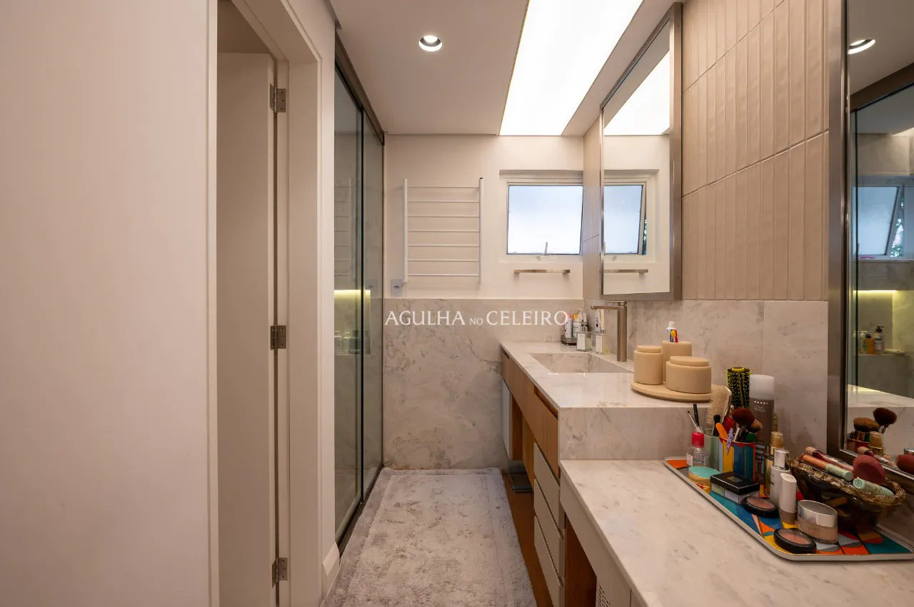 Apartamento totalmente reformado à venda no Jardim América. – AP4547