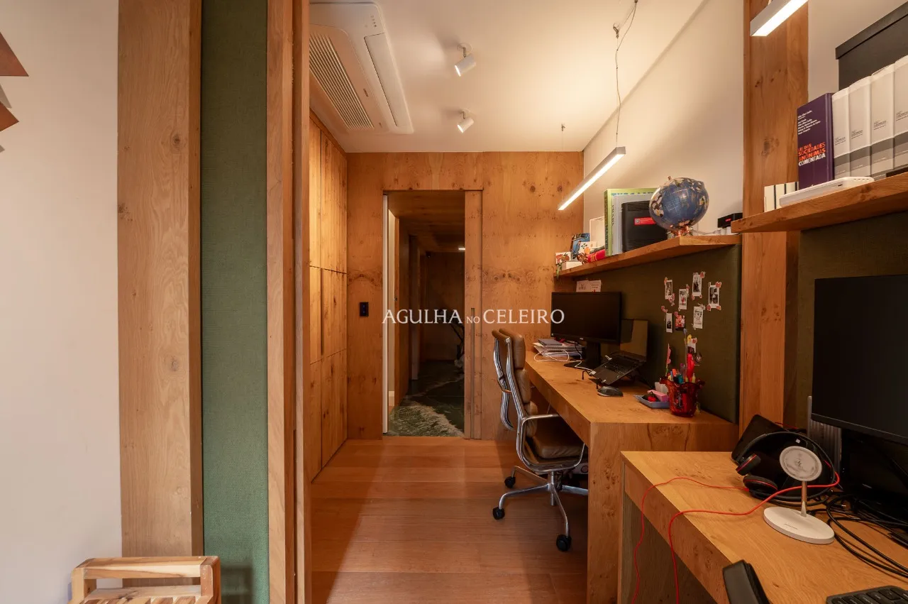 Apartamento totalmente reformado à venda no Jardim América. – AP4547