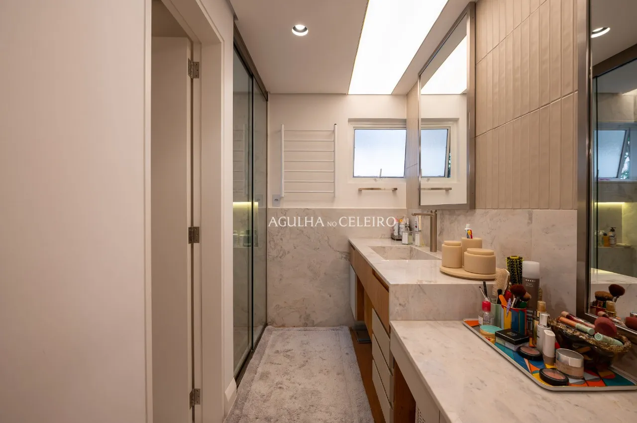 Apartamento totalmente reformado à venda no Jardim América. – AP4547