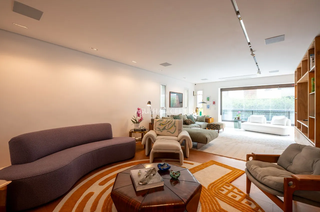 Apartamento totalmente reformado à venda no Jardim América. – AP4547