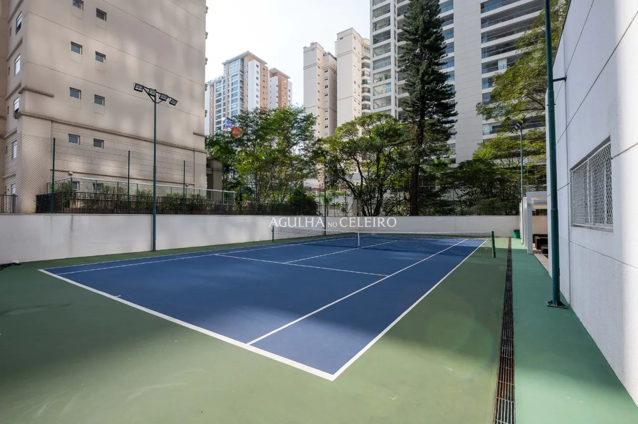 Apartamento com reforma incrível e pé direito alto em Campo Belo – AP5859