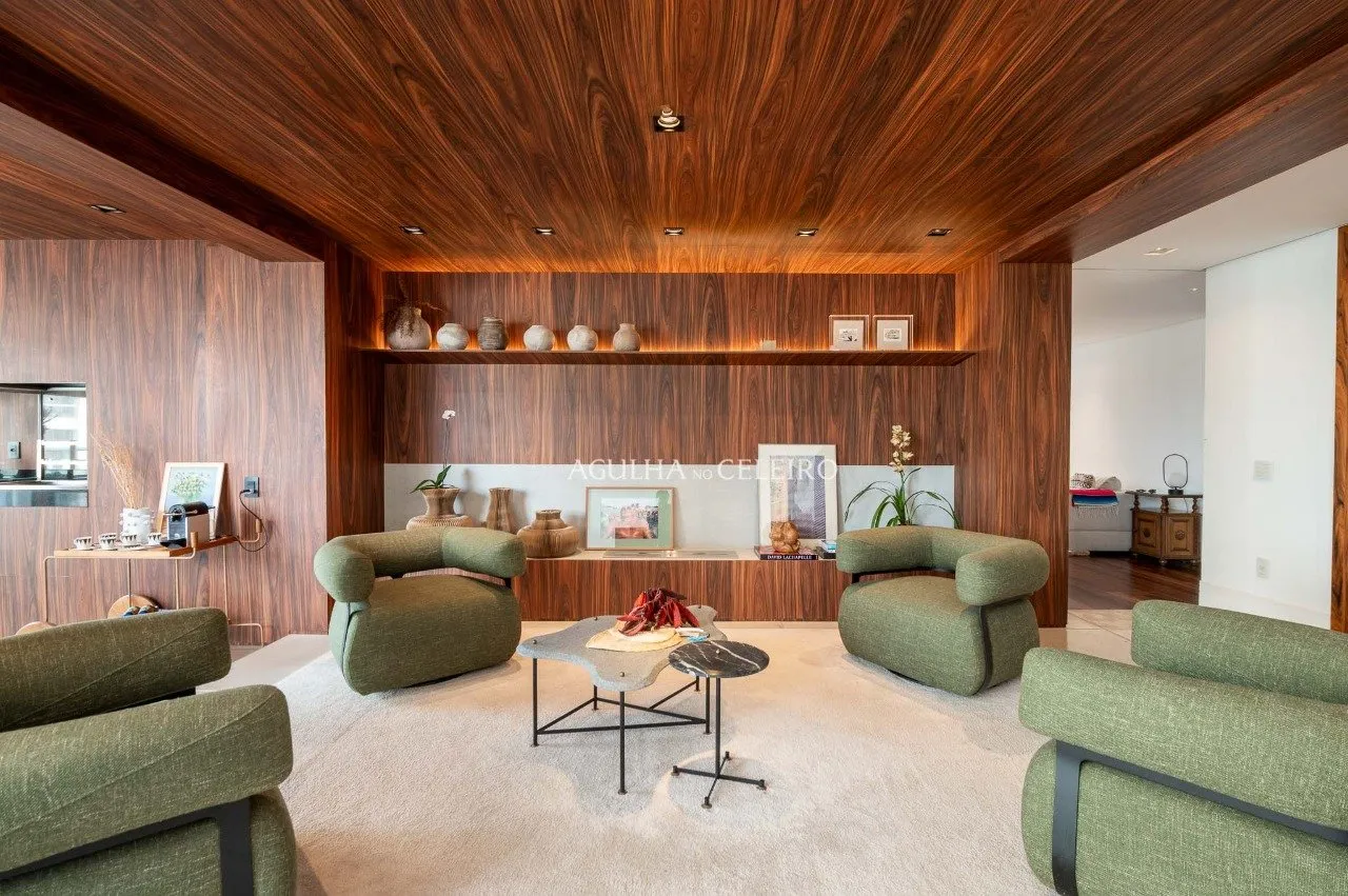 Apartamento com reforma incrível e pé direito alto em Campo Belo – AP5859