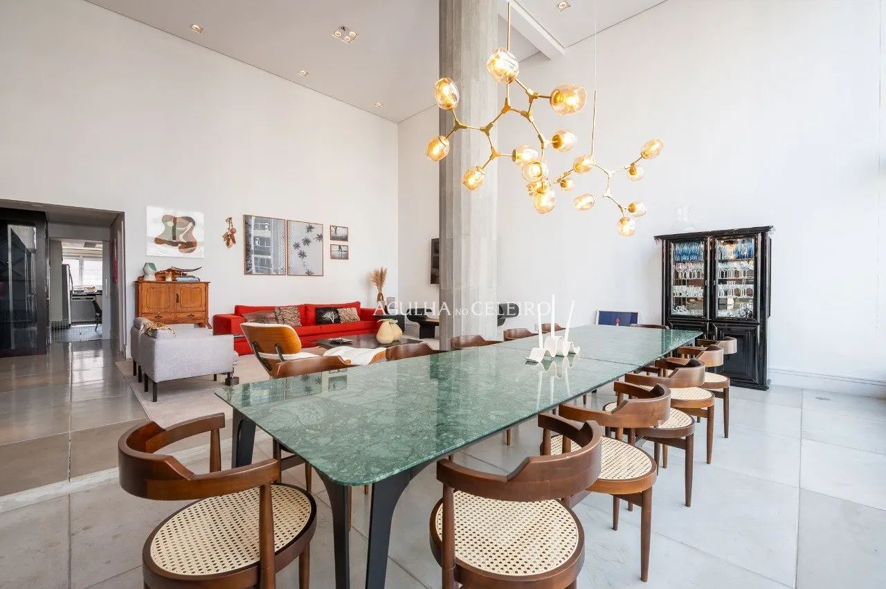 Apartamento com reforma incrível e pé direito alto em Campo Belo – AP5859