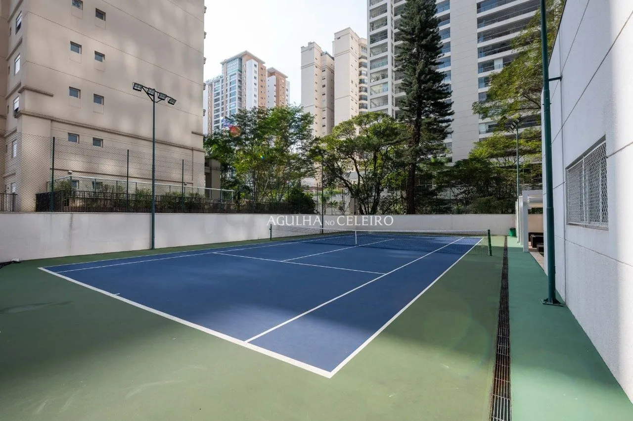 Apartamento com reforma incrível e pé direito alto em Campo Belo – AP5859